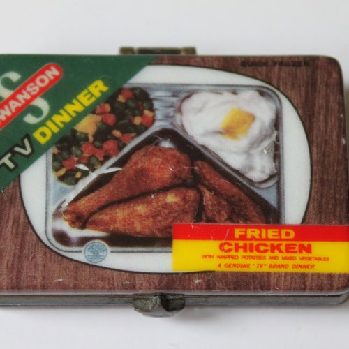 boîte en porcelaine miniature vintage Swansons TV Dinner. Poulet frit, petit repas mignon à l’intérieur, DOMMAGES, Collection PHB 1999, Cadeau Grandmacore.