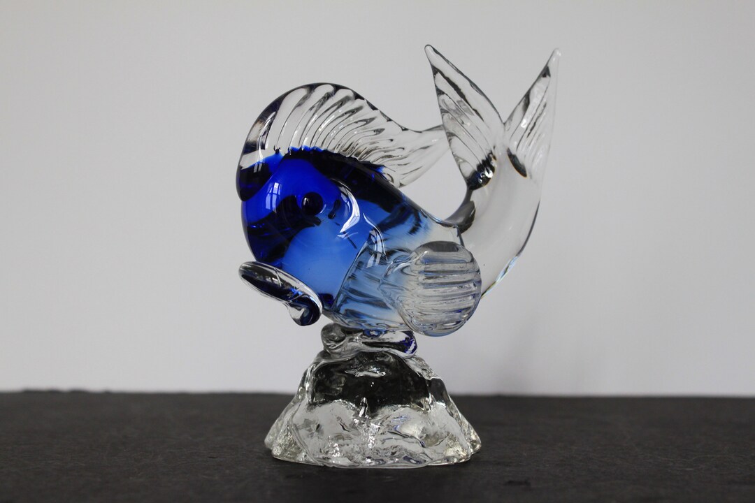Vintage Glass Fish Figurine. Clear and Blue Glass, Cased Glass Paper ...