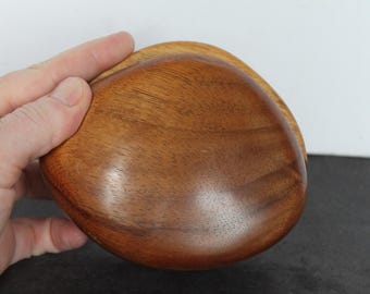 Vintage Wooden Clam Shell Swivel Top Jewelry Box. Excellent Condition, Minimalist Grandmacore Vanity, Housewarming, Hostess Gift