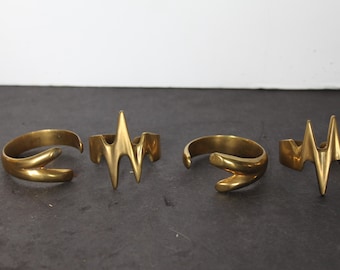 Vintage Brass Napkin Rings. Set Of 4, Swirl Prong, Zig Zag Pulse, Mid Century Modern Table Decor, Grandmacore Housewarming, Hostess Gift.