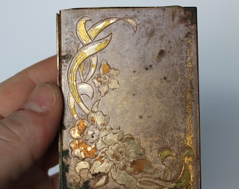 Vintage Floral Powder Compact. Rectangle Shape, Slide Out Sides, Pop Up Lid, MISSING MIRROR, Bougie Grandmacore Accessory, Collector Gift.