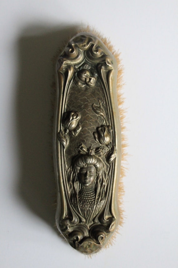 Vintage Clothing Brush. Intricate Repousse Metal Handle  display picture 1