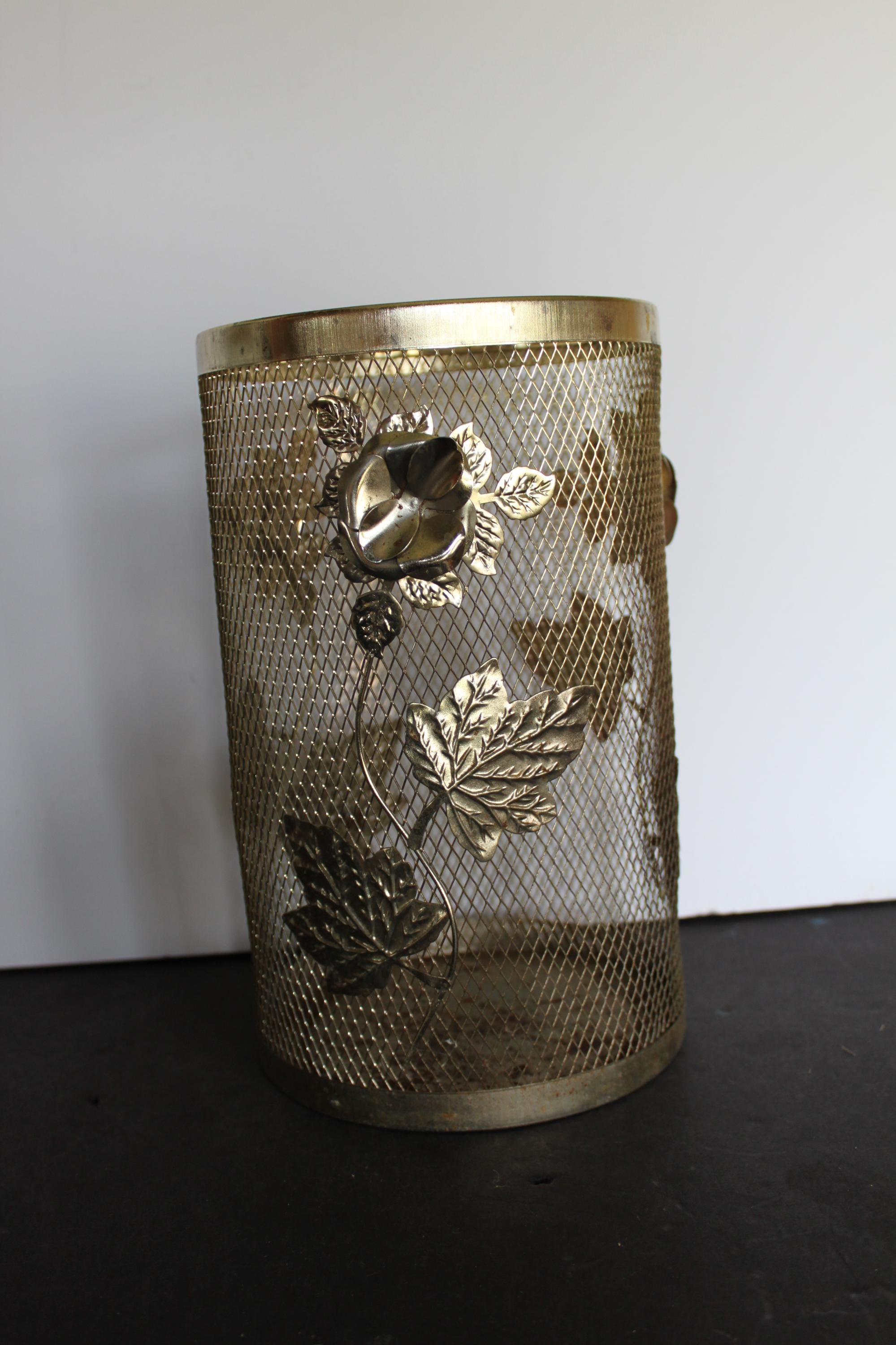 Vintage Gold Rose Trash Can. Gold Tone Metal, Mesh, Wire, DAMAGE, Bougie Grandmacore Bathroom Decor, Gift For Flower Lover, Circle Shape.
