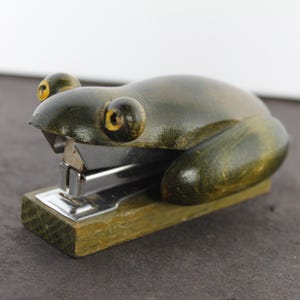 Vintage Green Frog Stapler. Wood and Metal, Cottagecore Office Decor, Housewarming, Hostess, Gift For A Collector, Frog Lover, Kitschy Cute