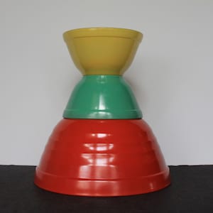 Vintage Fire King Primary Color Mixing Bowls. MINT CONDITION, Flashed, Large Red, Small Yellow, Green, Grandmacore Kitchen Ware, Host Gift.