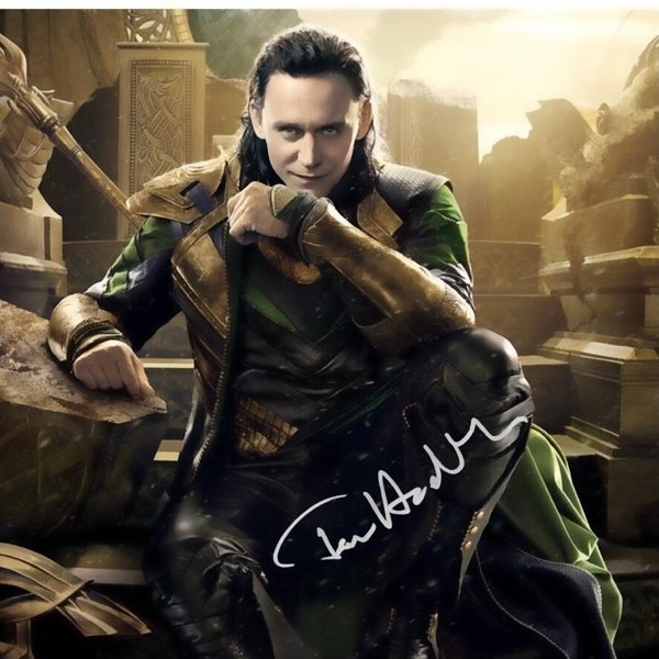 Tom Hiddleston as Loki Master of Mischief Signed Reprint 8x10 Autograph Photo Signed Autograph