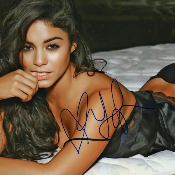 Vanessa Hudgens Autograph Reprint  Photo LOOK Signed Autograph