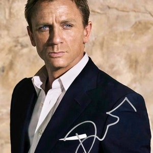 James Bond Daniel Craig Skyfall  Autograph Reprint Photo LOOK Signed Autograph