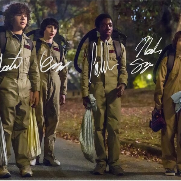 Stranger Things Gaten Matarazzo Caleb McLaughlin Finn Wolfhard Noah Schnapp Autograph Reprint  Photo LOOK Signed Autograph