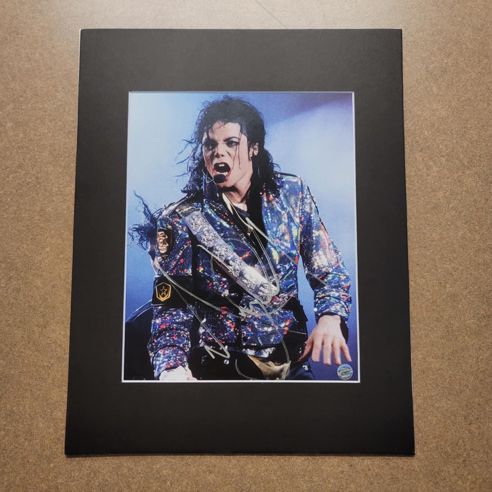 Michael Jackson Signed/autographed Jacket Photo Display-thriller