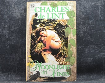 Used Book Moonlight & Vines (A Newford Collection) by Charles de Lint