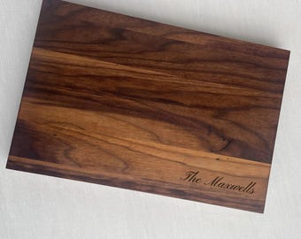 Tabla de cortar de nogal personalizada, regalo para servir embutidos grabado, tabla de cocina de madera personalizada