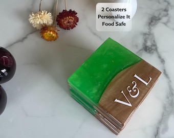 Posavasos de epoxi verde personalizable: apto para alimentos, resistente al agua, ideal como regalo de inauguración.