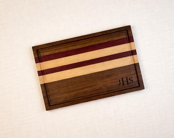 Tabla de cortar con monograma personalizado, madera dura grabada, regalo de cocina
