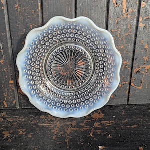 Vintage serveerschaal met maansteen Hocking-maansteen 10,75" met gegolfde rand