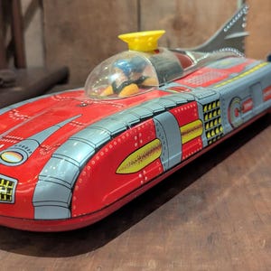 Very Cool Vintage 1970&#39;s Astronef Electronique Tin Spaceship display