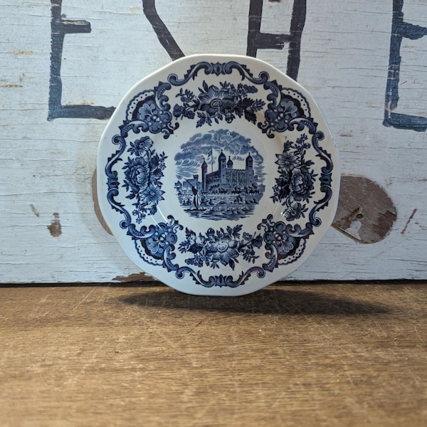 Enoch Wedgwood Tunstall LTD Royal Homes of Britain 10” Plate Made in England