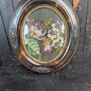 Vintage Victorian Style Flower Picture Roses oval Wooden Frame Cottage Farmhouse