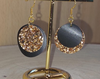 Black Glitter Round
