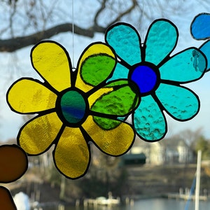 Stained Glass Daisy - Large | Sun Catcher | Window Hanging | Great gift | Flower | Glass Art | Birthday Gift | Spring | Mothers Day