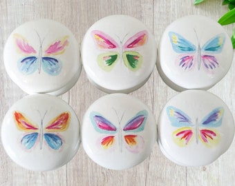Perillas de cajón con mariposas de acuarela para decoración de dormitorio de niña