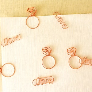 Bague en diamant, trombones en or rose, trombones en forme d&#39;amour, accessoires d&#39;agenda, organisation de bureau, fournitures de mariage, fournitures de bureau