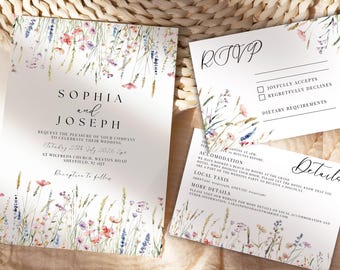 Puede incluir: Un juego de invitaciones de boda en cartulina blanca con ilustraciones en acuarela de flores silvestres en rosa, azul y verde. El texto incluye los nombres Sophia y Joseph, RSVP y Details. El diseño floral bordea los extremos.