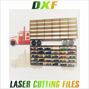 Puede incluir: Un estante de camión de juguete de madera con una cabina roja y blanca y un gran espacio de almacenamiento para coches de juguete. El estante está diseñado para contener 48 coches de juguete. El texto "DXF LASER CUTTING FILES" está impreso en la imagen.