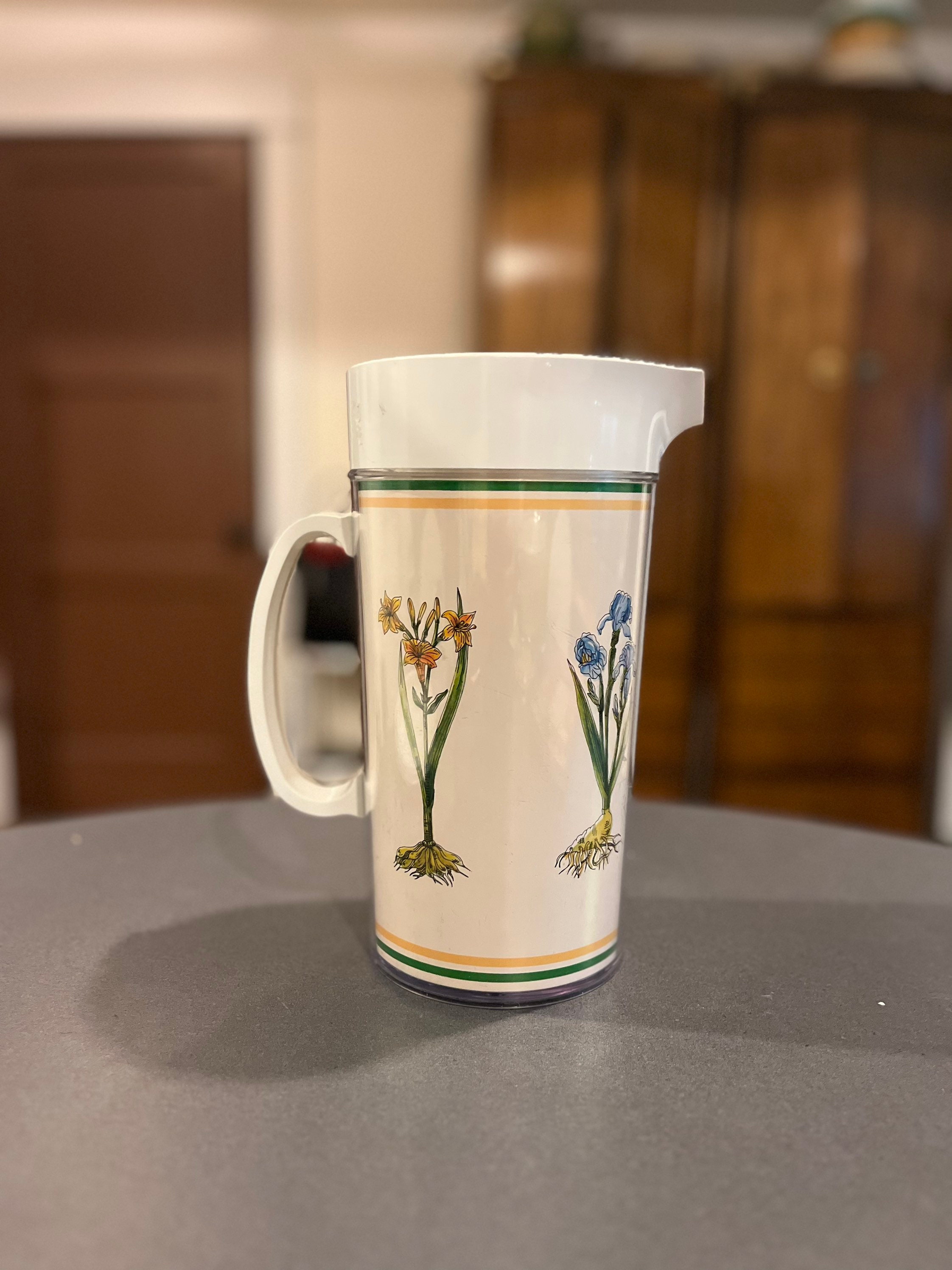Vintage Insulated Thermo Serv Pitcher With Lid Dart 