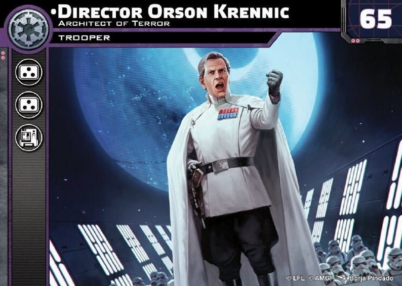 Puede incluir: Una carta de Star Wars: The Roleplaying Game con el Director Orson Krennic, un oficial imperial vestido de blanco con una expresi&oacute;n severa. La carta es morada y gris con el texto "Director Orson Krennic, Arquitecto del Terror, Trooper" y el n&uacute;mero "65".