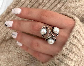 Three Pearl Stone Silver Ring, Handmade Ring, White Custom Natural textured ring,925 silver pearl ring, mother of pearl silver ring