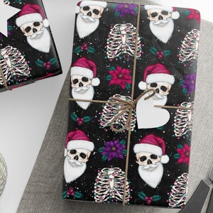 Carta da regalo con scheletro e ossa di Babbo Natale, carta da regalo natalizia con scheletro, rotolo di carta da regalo con scheletro di Babbo Natale mistico