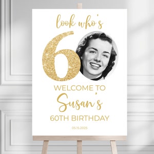 60er Jahre Willkommensschild, Look Who's 60 Birthday Willkommensschild, Modernes 60er Jahre Willkommensschild, 60er Jahre Poster mit Foto, Geburtstagsgruß-Vorlage