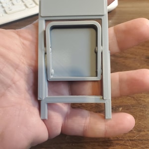 scale folding chair