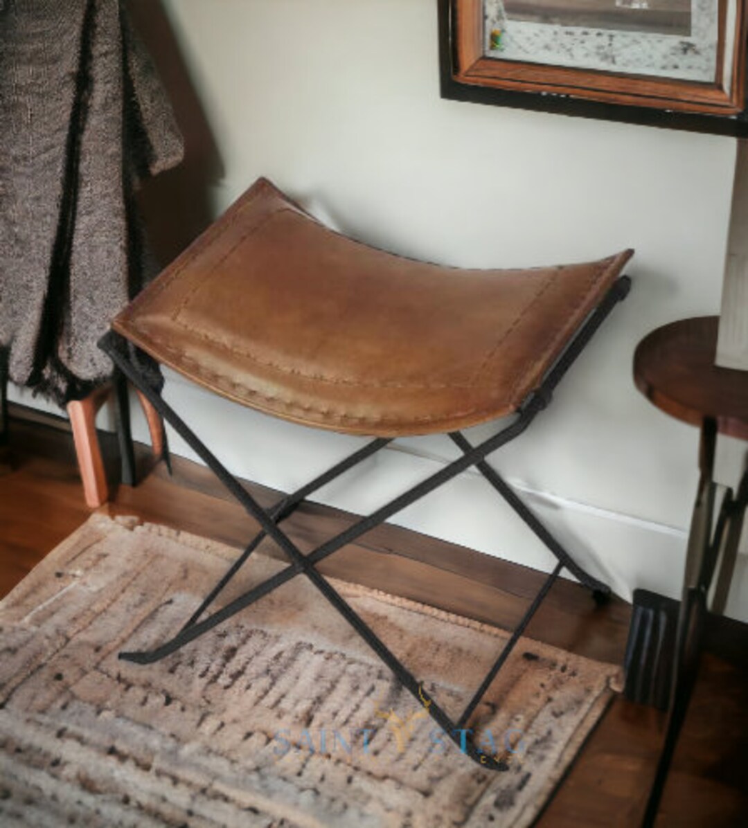 Portable Folding Leather Stool Elegant and Sturdy Indoor/outdoor Seating Solution for Home