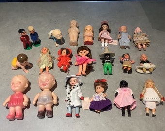 I. Diverses poupées de collection vintage inc Kewpie, celluloïd, allemand, flatsy, Hong Kong, années 1960, années 1970, années 1980