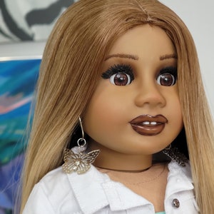 Spezial amerikanische Mädchen-Puppe: OOAK &quot;&quot;Carmela&quot;&quot; Addy Mould, blondes Ombre-Haar.&quot;