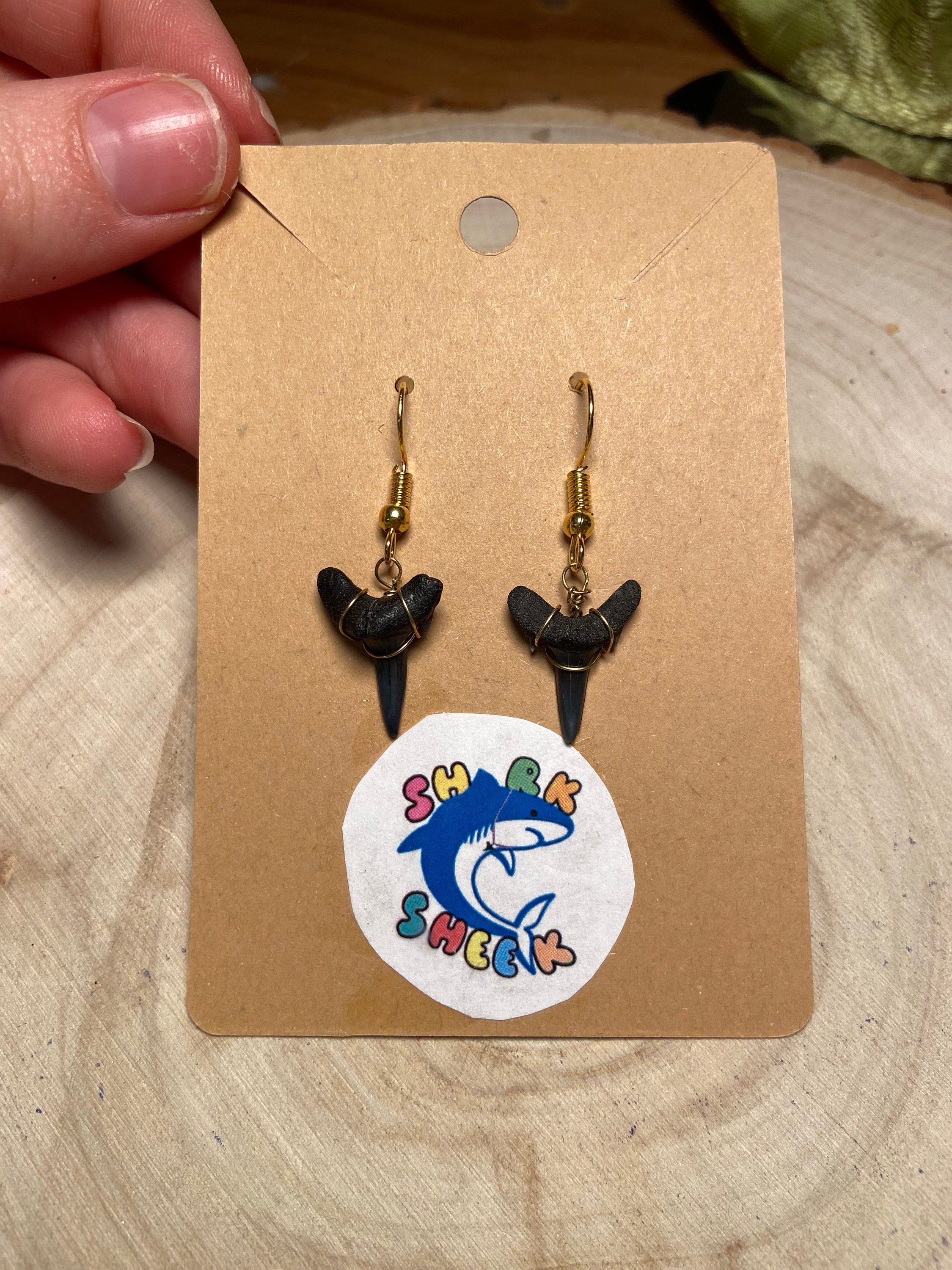 BTSシュガ着用★関税込★PORTRAIT REPORT★Shark Tooth Earring Bts Earrings Suga 2025 | sidhal.com