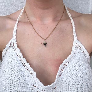 dainty gold necklace, minimalistic shark tooth necklace, shark tooth necklace, boho choker, beachy choker, vacation jewelry, surfer beaded