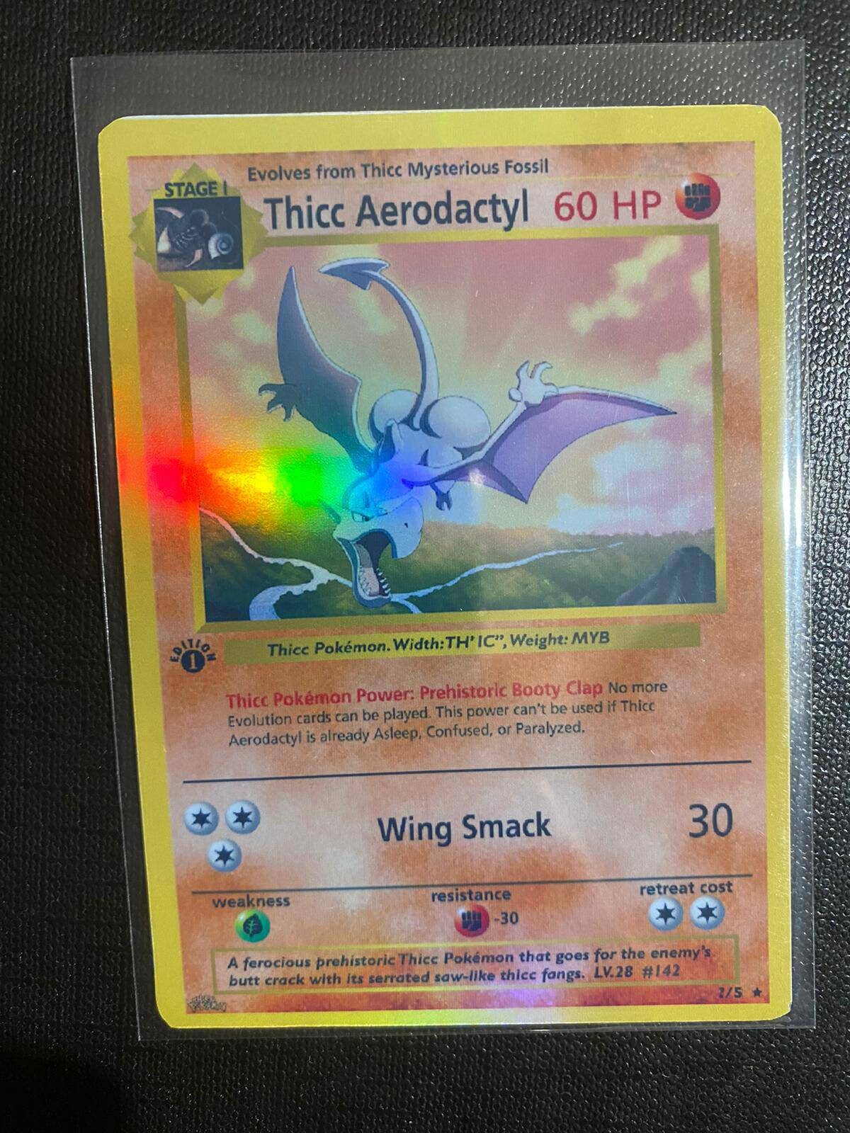 Cartão Pokémon Aerodactyl v Astro Rainbow em segunda mão durante