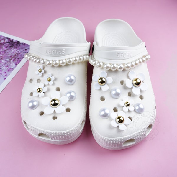 Fashion White Flower Shoe Charm Set with Pearl Chains, Cute Resin Floral Pearl Shoe Charm, Girlish Charm for Shoe Decor, Best Gift for Women