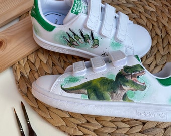 chaussure personnalisée avec dinosaure