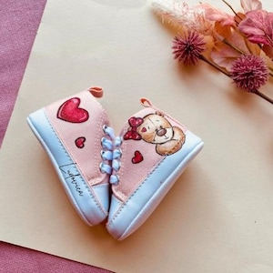 newborn shoe with teddy bear, hand painted shoe