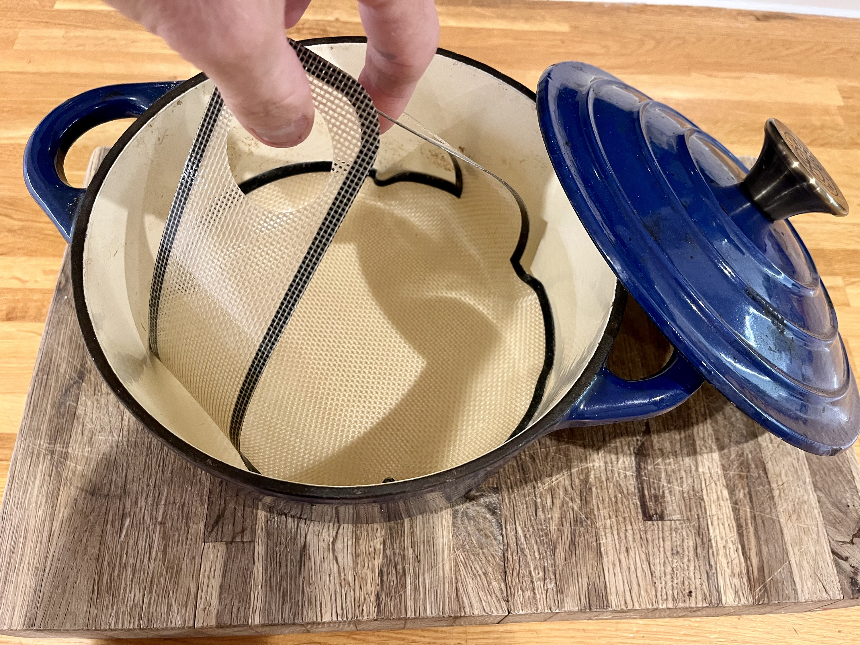 How To Use Dutch Oven Liners (and make your own for pennies!)