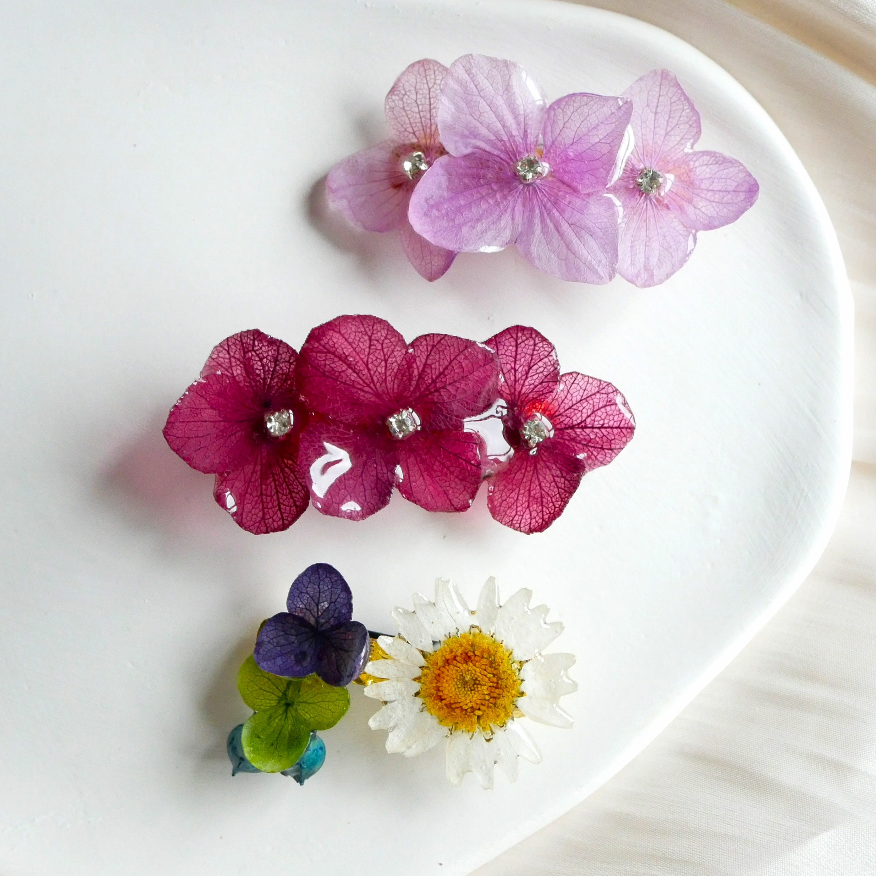 VOSAREA 150 Pcs Hairpin Flatback Resin Charms Tiny Flowers for Crafts Resin  Flatback Beads Fairy Gardens Decor Flower Hair Clip Flower Hair Claw
