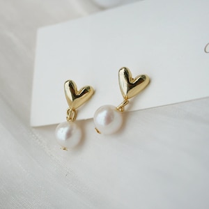 Heart Real Pearl Dangle Earrings, Velantines Day Fresh Water Pearl Earrings, Small Pearl Earrings for Minimalist, Pearl Earrings For Lover