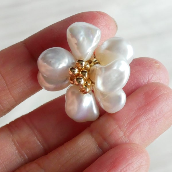 Flower Shape Brooch with Real Freshwater Petals Keshi Pearls, Natural Baroque Pearl Brooch, Elegant Pearl Brooch, Wedding Pearl Accessory