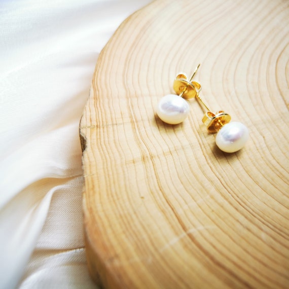 Boucles D'oreilles Puces En Or 18 Carats Avec Perles - 1,73g - Occasion