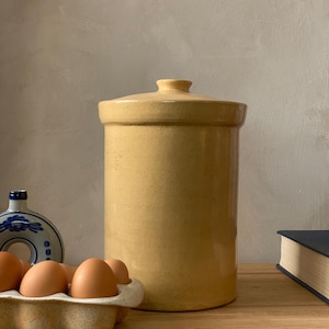 Vintage aardewerken kruik met deksel | 2,6 kg mosterdglazuurpot | Rustieke boerderij keukenopslag | Antieke weckpot | Bijkeukendecoratie