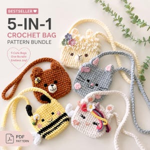 Könnte beinhalten: Ein 5-in-1 Häkeltaschen-Musterpaket mit fünf tierischen Taschen: ein cremefarbenes Lama, ein brauner Bär mit Biene, eine graue Katze, eine gelb-schwarze Biene und ein weißes Einhorn mit Regenbogenmähne. Jede Tasche hat einen langen Trageriemen.